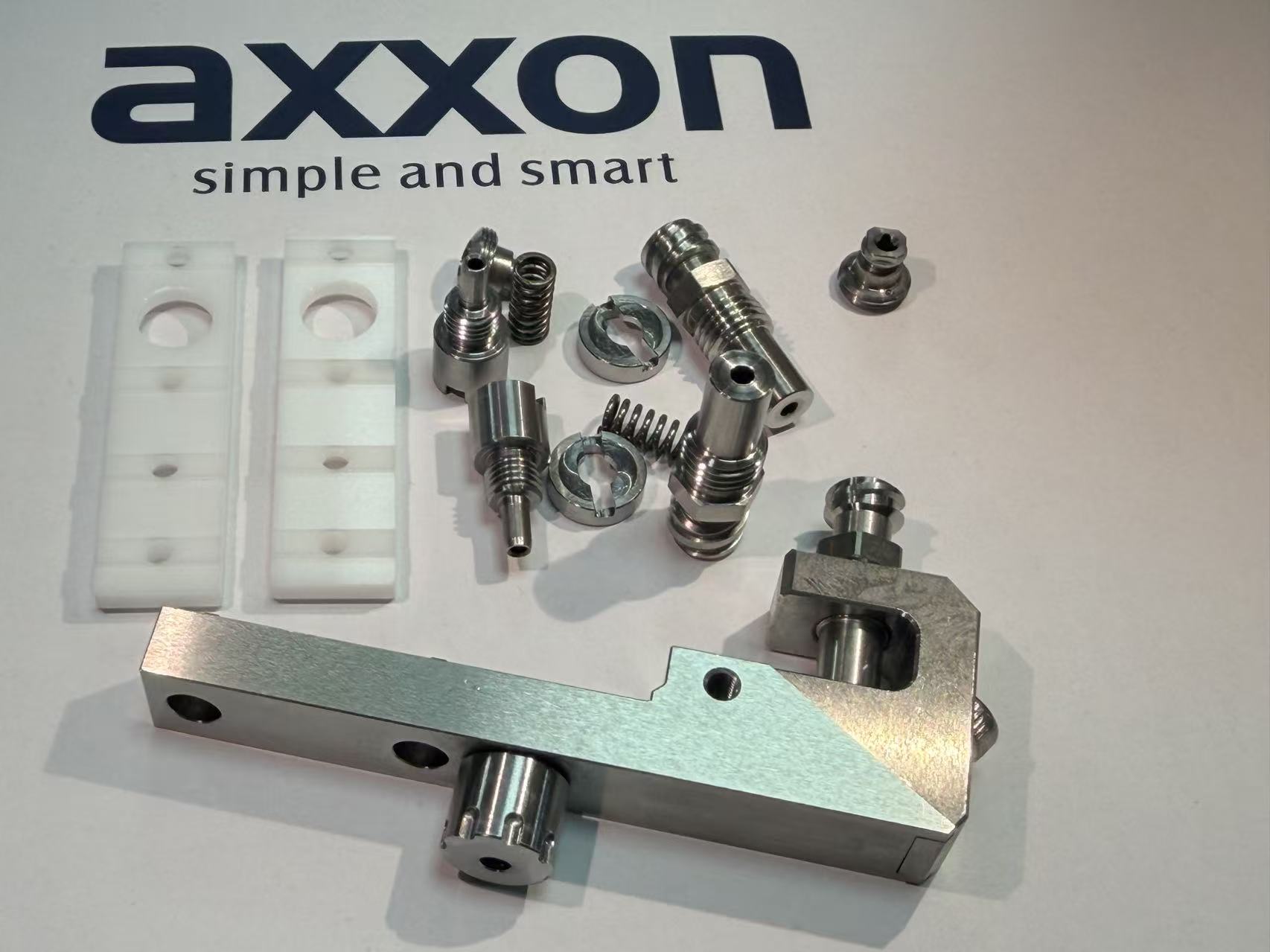 Axxon Piezo вентил